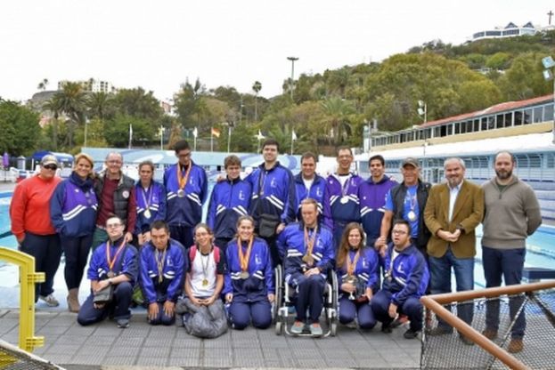 Visita al entrenamiento de los deportistas con discapacidad del Club Nataci&oacute;n Las Palmas