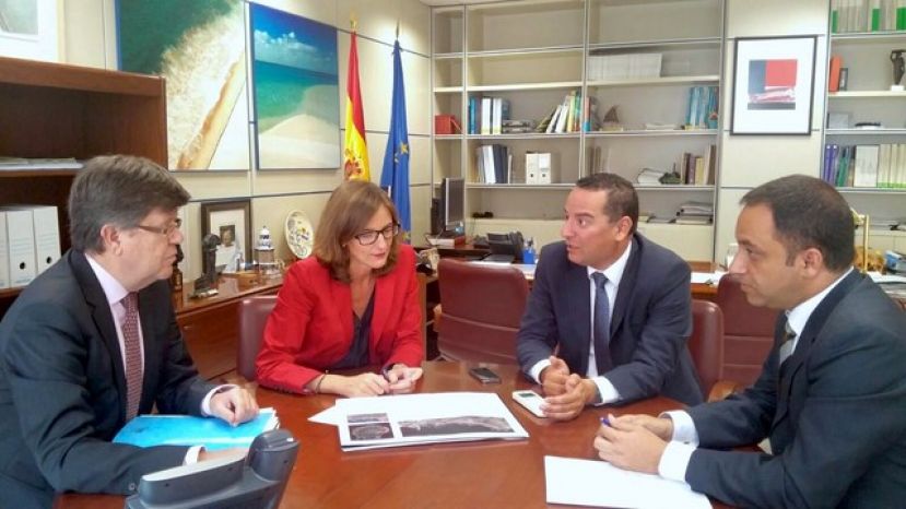 Moya: Contin&uacute;a en Madrid los tr&aacute;mites para mejorar el litoral del municipio