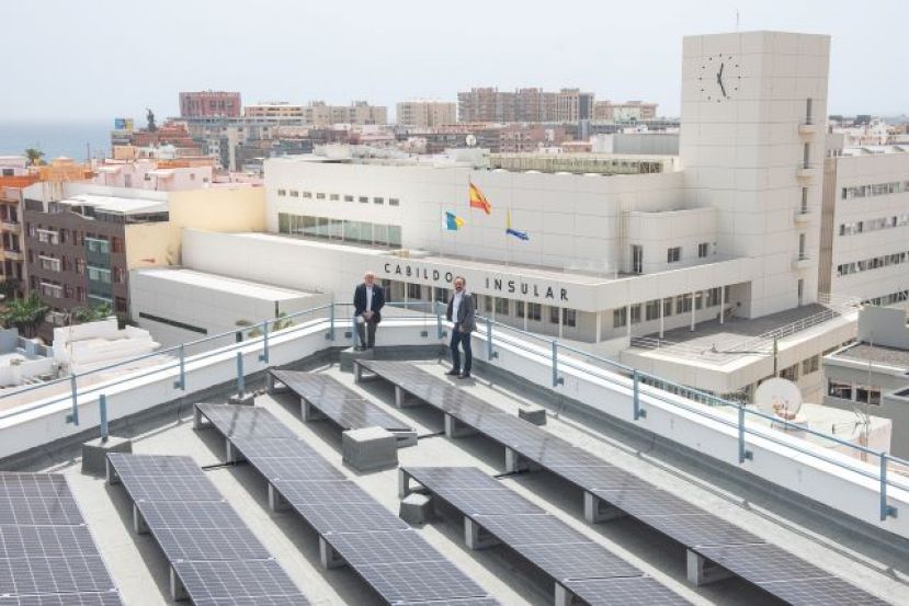 Las nuevas placas solares de la Casa Palacio y el Edificio de Cristal ahorrar&aacute;n la emisi&oacute;n de 99 toneladas de CO2 cada a&ntilde;o a la atm&oacute;sfera