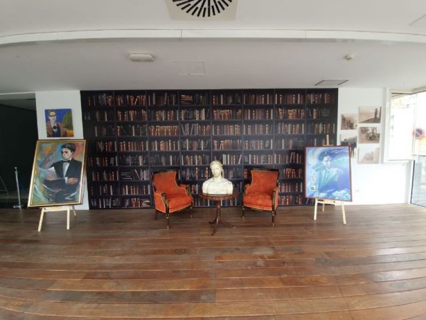 EL ESCAPARATE DEL CABILDO ACOGE UNA EXPOSICI&Oacute;N QUE HACE UN REPASO DE LA BIOGRAF&Iacute;A DE TOM&Aacute;S MORALES, INCLUIDA SU FACETA COMO POL&Iacute;TICO