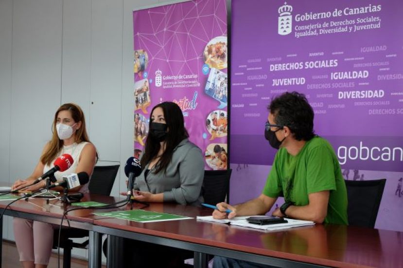 El Gobierno de Canarias impulsa 12 rutas en la monta&ntilde;a para j&oacute;venes en situaci&oacute;n de riesgo y sus familias