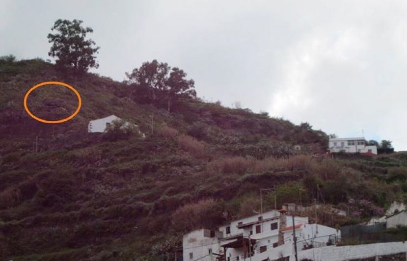 Teror: Obras de fijaci&oacute;n y anclaje de una piedra de 60 toneladas en Las Majadillas