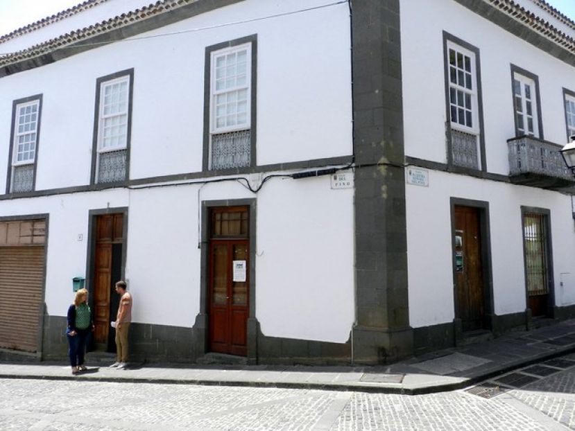 Maruca Castellano entrega su casa de la Plaza del Pino al Ayuntamiento de Teror