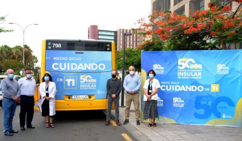 El Hospital Universitario Insular de Gran Canaria conmemora sus 50 a&ntilde;os de historia con Guaguas Municipales