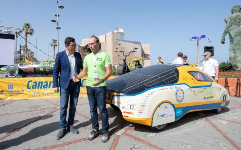 Presentaci&oacute;n y recorrido del primer coche solar en las Islas Canarias