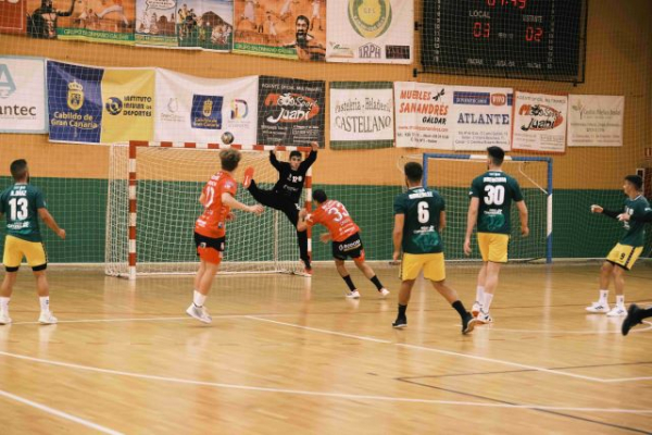 Balonmano: El G&aacute;ldar Gran Canaria cae ante el Seis Do Nadal (30-22)