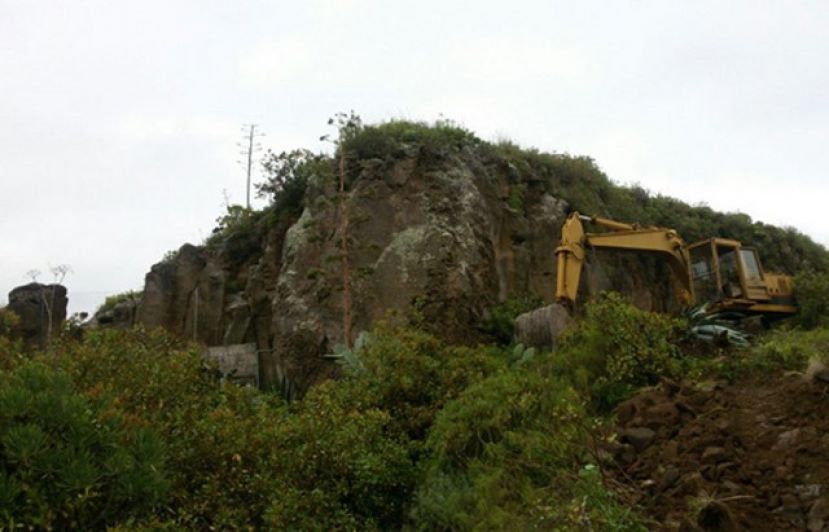 Teror: Se solicita reapertura de la GC 219 tras el derribo de un muro en el Lomo de El Hornillo