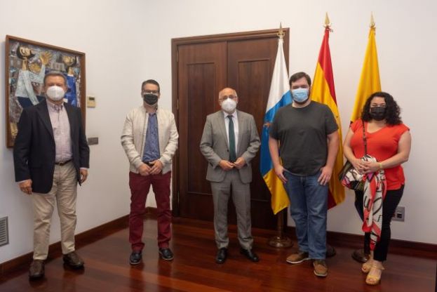 El Presidente del Cabildo Antonio Morales ha recibido esta ma&ntilde;ana al alumno Daniel P&eacute;rez G&oacute;mez como reconocimiento a sus m&eacute;ritos ac&aacute;demicos