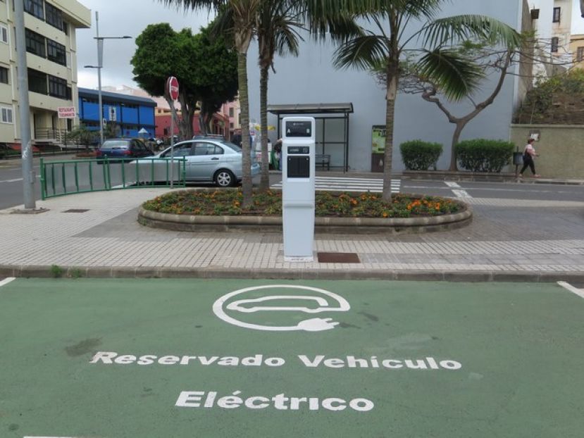 Gu&iacute;a: Pionero en instalaci&oacute;n de Puntos de Recarga para veh&iacute;culos El&eacute;ctricos