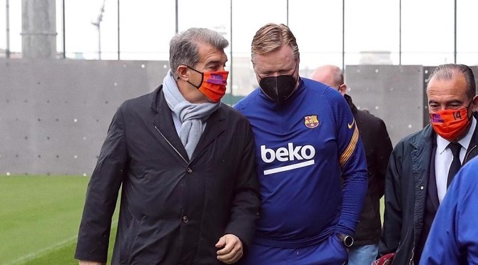 Laporta dice ahora que Koeman seguir&aacute; pase lo que pase ante el Atl&eacute;tico