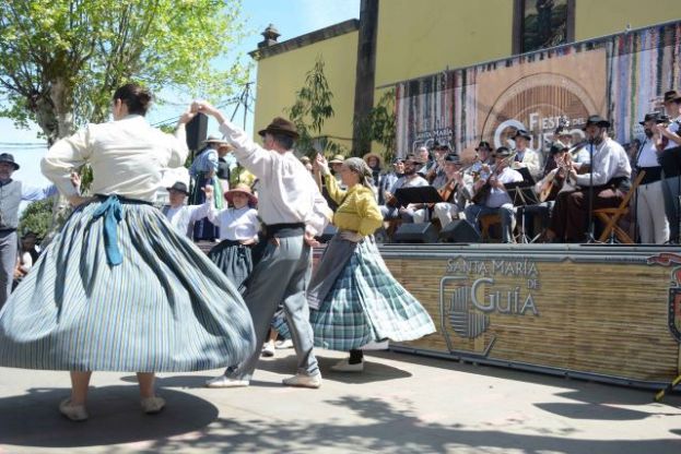 Gu&iacute;a: La Agrupaci&oacute;n Folcl&oacute;rica Estrella y Gu&iacute;a cumple 41 a&ntilde;os