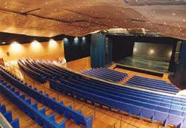 Gu&iacute;a: Representaciones teatrales a un precio reducido con servicio de guagua