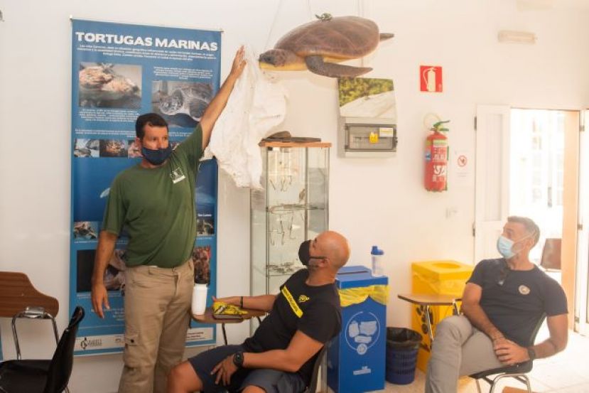 El Cabildo ofrece un taller de salvaci&oacute;n con animales del medio marino