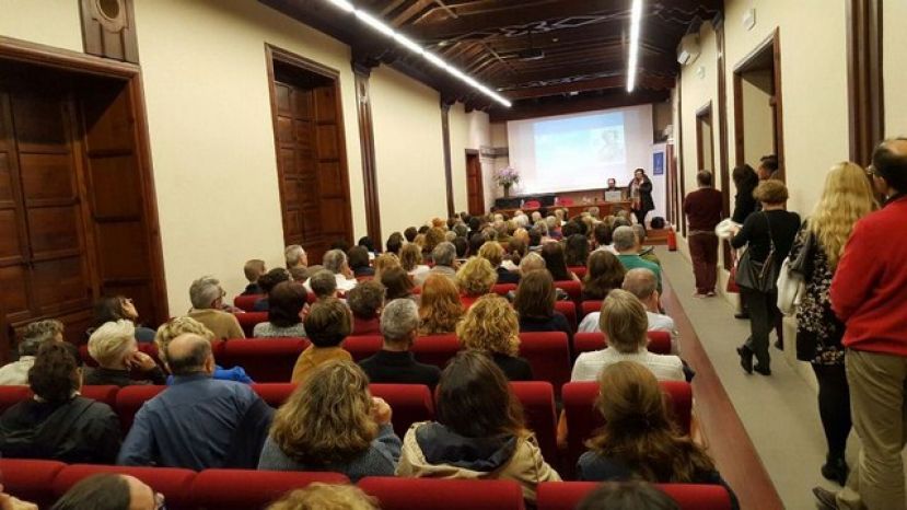 El p&uacute;blico abarrota la Casa de Col&oacute;n en la visita a los grabados de Rembrandt
