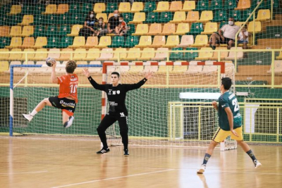 Balonmano: El G&aacute;ldar Gran Canaria consigue su primer punto en un gran partido (29-29)