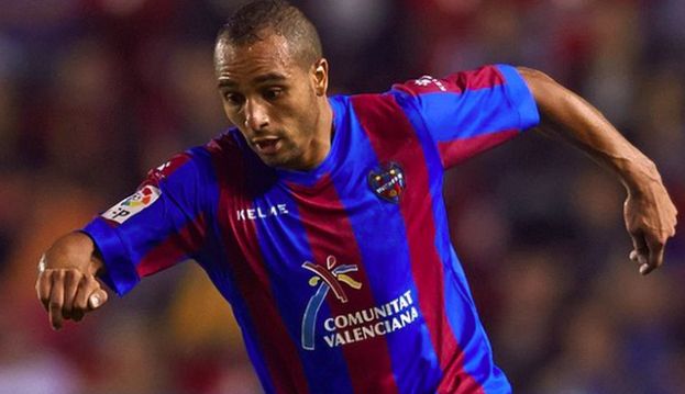La UD Las Palmas ficha al delantero internacional marroqu&iacute; Nabil El Zhar