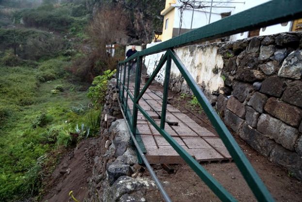Valleseco: Rehabilitaci&oacute;n de un tramo del camino de Cuevecillas