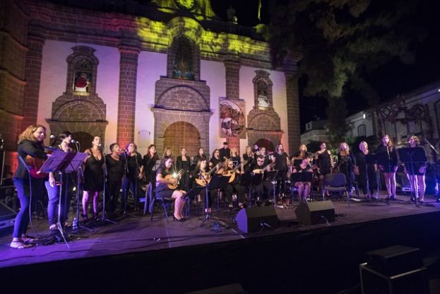 El grupo Encantadoras celebra su d&eacute;cada de existencia con &lsquo;Maraua&rsquo;