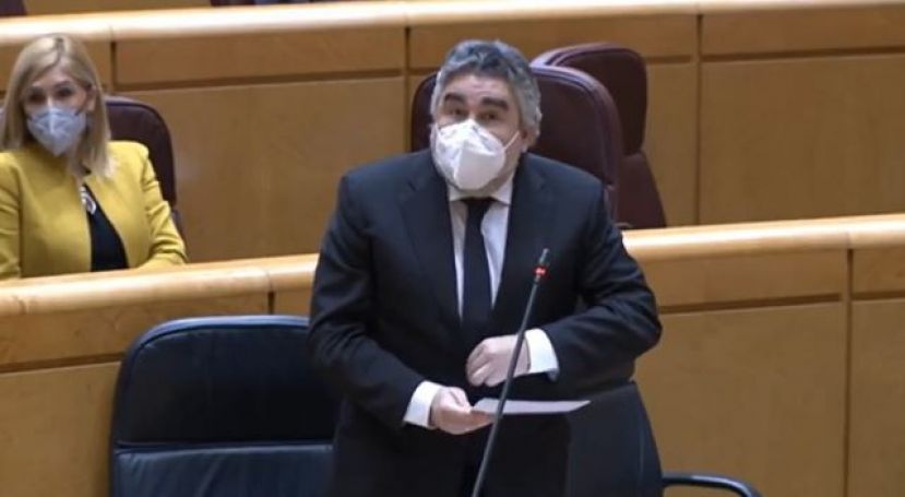 El Ministro informa en el Senado de la "justa" profesionalizaci&oacute;n del f&uacute;tbol femenino