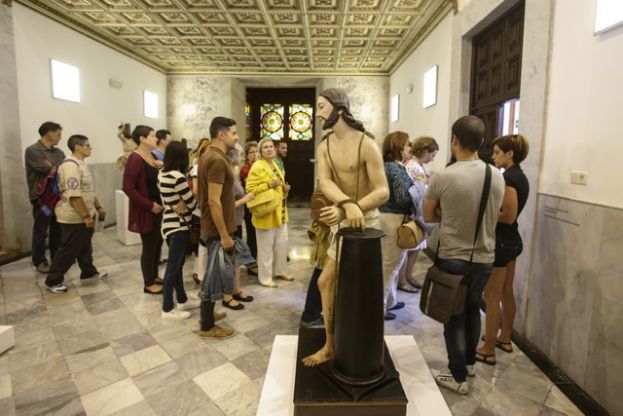 Visitas guiadas gratuitas a la muestra antol&oacute;gica de Luj&aacute;n P&eacute;rez