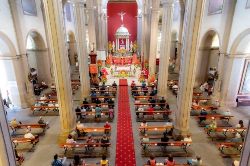 G&aacute;ldar rindi&oacute; culto a Santiago echando de menos el fervor de su procesi&oacute;n
