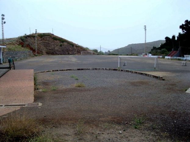 Solicitud para la colocaci&oacute;n del c&eacute;sped artificial en el campo de Monta&ntilde;a Alta