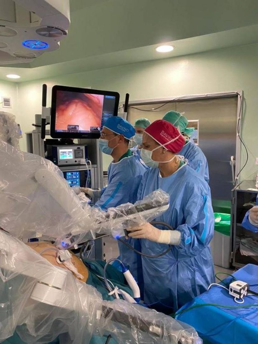 El Hospital Dr. Negr&iacute;n realiza la primera cirug&iacute;a rob&oacute;tica para el tratamiento del c&aacute;ncer de est&oacute;mago