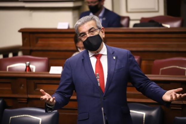Rodr&iacute;guez reabre el debate sobre los l&iacute;mites del crecimiento demogr&aacute;fico en Canarias