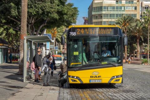 Guaguas Municipales adapta sus horarios en verano por el final del periodo acad&eacute;mico