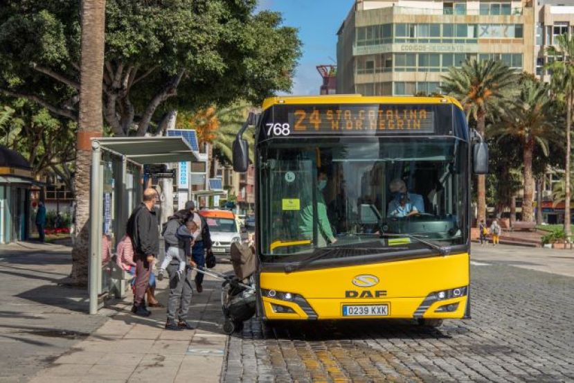 Guaguas Municipales adapta sus horarios en verano por el final del periodo acad&eacute;mico