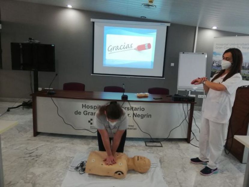 El Aula de Pacientes del Hospital Dr. Negr&iacute;n imparte un taller de RCP b&aacute;sica en &eacute;poca de pandemia