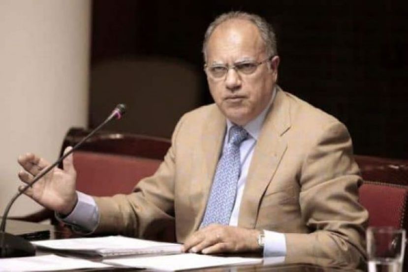 Art&iacute;culo de Opini&oacute;n: 'El empleo no crece en los &aacute;rboles', por Casimiro Curbelo