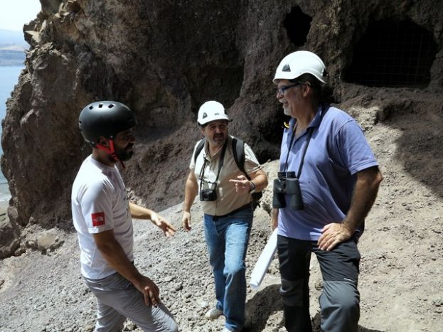 El Cabildo inicia la diagnosis geol&oacute;gica de las Cuevas de Los Canarios en el Confital