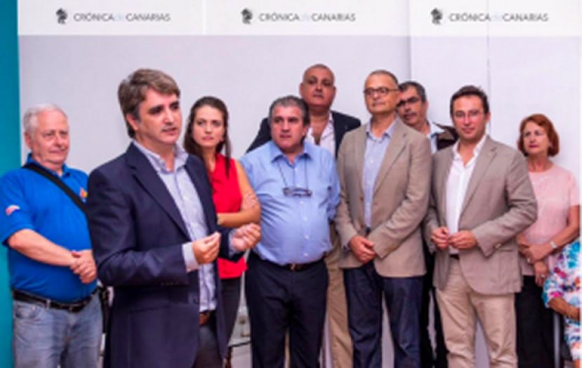 C&oacute;ctel de presentaci&oacute;n y agradecimiento , en la sede de Cr&oacute;nica de Canarias
