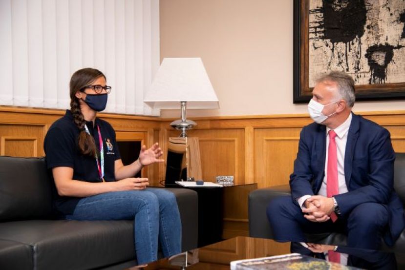 El presidente de Canarias recibe a la regatista Patricia Cantero, campeona del mundo en clase ol&iacute;mpica 470W