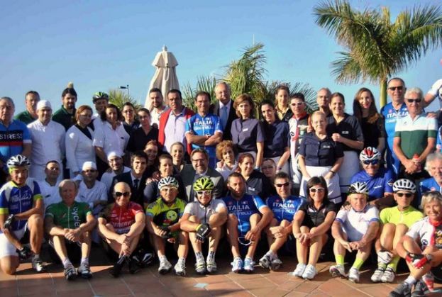 90 cicloturistas italianos entrenan estos d&iacute;as en el sur