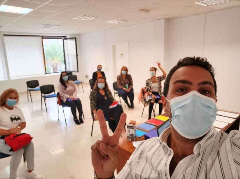 Redes sociales y autoconfianza , formula en el programa Conecta Empleo