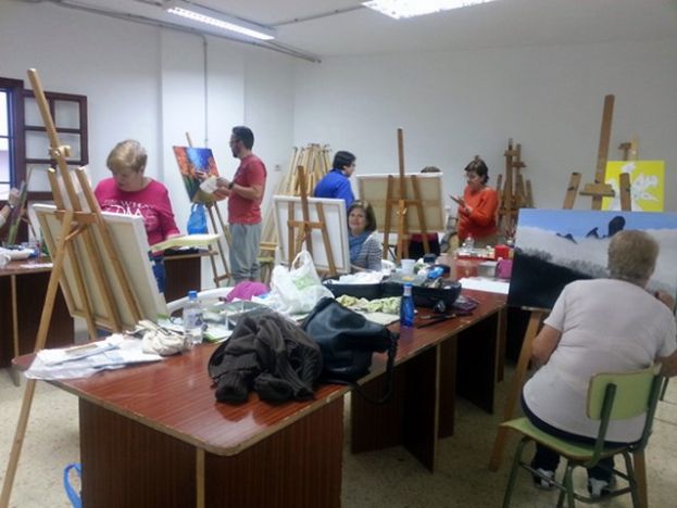 La Universidad Popular de Teror cierra el curso con una exposici&oacute;n
