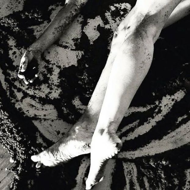 SE INAUGURA EN MOYA LA MUESTRA COLECTIVA QUE A&Uacute;NA FOTOGRAF&Iacute;A Y POES&Iacute;A, &lsquo;LA PIEL TIENE SUS RAZONES&rsquo;