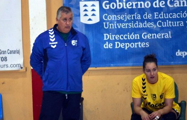 Balonmano: Paco Santana: &laquo;Copa EHF y Copa de la Reina son prioritarios&raquo;