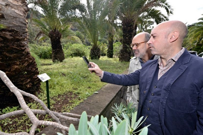 Divulgaci&oacute;n digital con etiquetas QR en todas las especies del Jard&iacute;n Canario