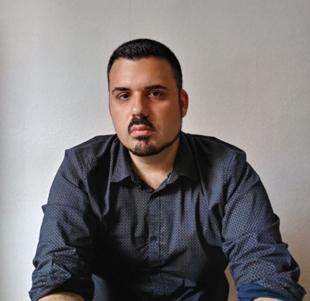 RAMIRO ROS&Oacute;N: &ldquo;GALD&Oacute;S Y KAFKA DESCRIBEN LA ARBITRARIEDAD DEL PODER Y TIENEN PERSONAJES QUE SON V&Iacute;CTIMAS DE LA SOCIEDAD&rdquo;
