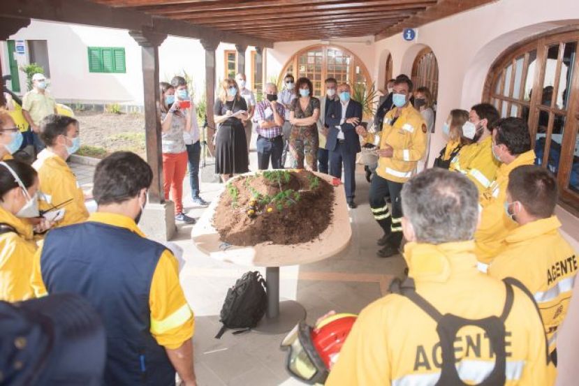Taller de emergencias dado el papel extremo para periodistas y alcaldes