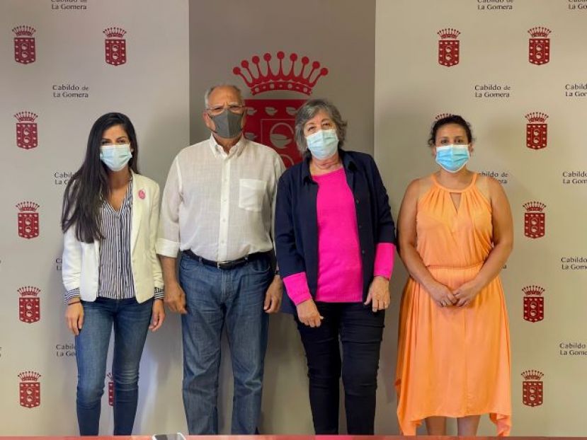 La Gomera: el Cabildo y &Aacute;mate coordinan acciones de pacientes con c&aacute;ncer de mama