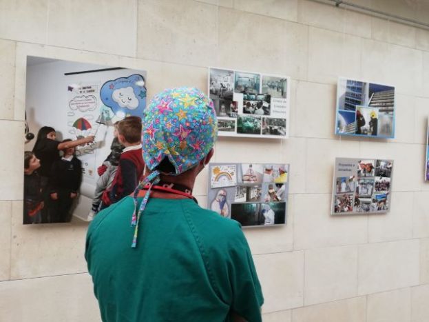 El HUC acoge una exposici&oacute;n de fotograf&iacute;as por su 50 aniversario