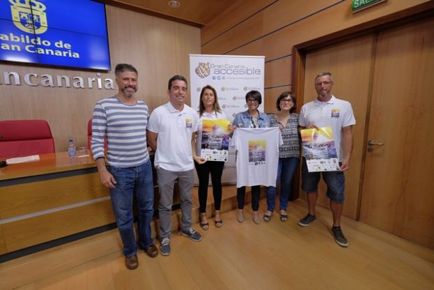 El Cabildo colabora con el Encuentro Los Muellitos &ldquo;Surfeando el autismo&rdquo;