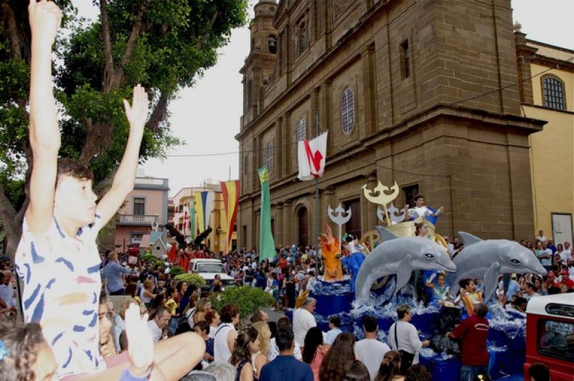 G&aacute;ldar: La Batalla de Flores desata la diversi&oacute;n de peque&ntilde;os y mayores