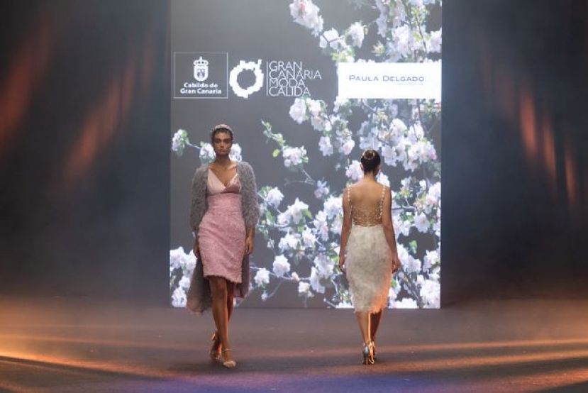 Desde Mar&iacute;a Antonieta al mundo del surf, la inspiraci&oacute;n en la pasarela de Moda y Amigos