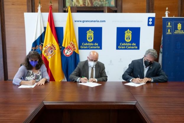 El Cabildo y el Colegio de Arquitectos acuerdan la creaci&oacute;n de una bolsa de trabajo para realizar servicios para la entidad insular