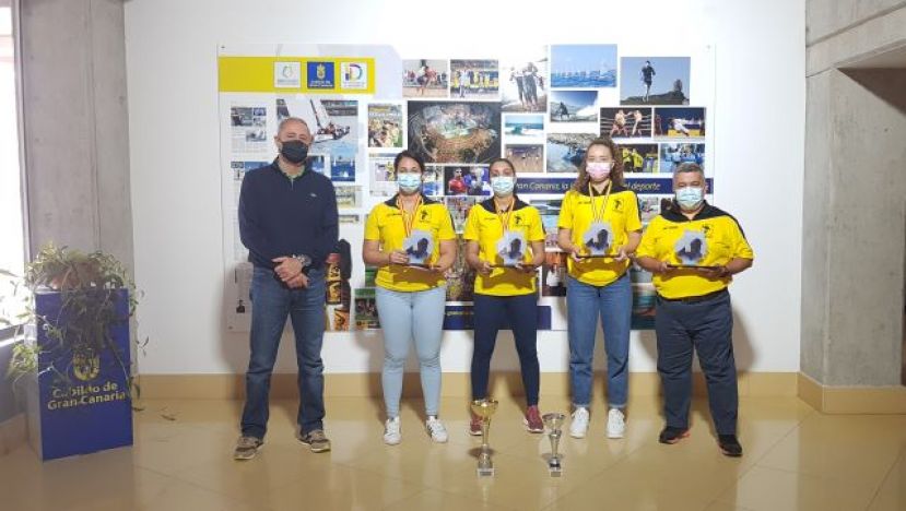 Francisco Castellano reconoce al Club Gankaku, campe&oacute;n de Espa&ntilde;a de Clubes de Karate y de Veteranos en categor&iacute;a senior femenina
